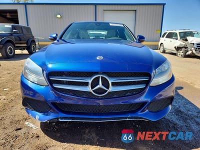 Piąte zdjęcie samochodu w środku: 2018 MERCEDES-BENZ C 300 VIN:55SWF4JB6JU241062 - miniatura