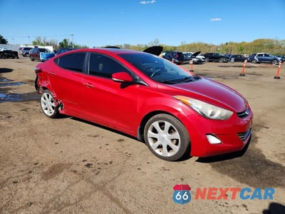 Czwarte zdjęcie samochodu z boku: 2013 HYUNDAI ELANTRA LIMITED VIN:KMHDH4AE2DU947630 - miniatura