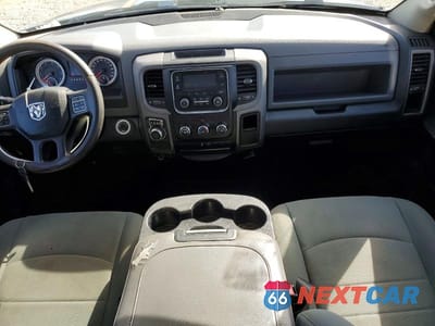 Zdjęcie 8 z 12 samochodu: 2018 RAM 1500 ST VIN:1C6RR6FGXJS304311 - miniatura