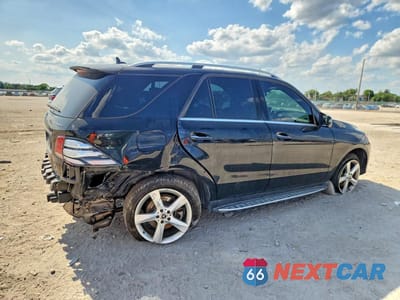 Trzecie zdjęcie samochodu z tyłu: 2018 MERCEDES-BENZ GLE 350 4MATIC VIN:4JGDA5HB0JB008733 - miniatura