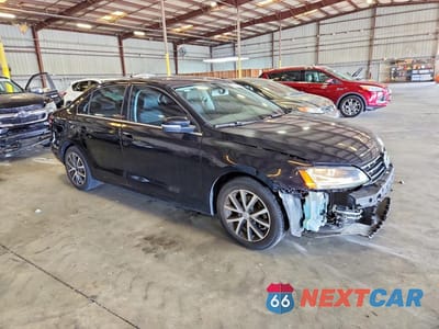 Czwarte zdjęcie samochodu z boku: 2018 VOLKSWAGEN JETTA SE VIN:3VWDB7AJXJM206160 - miniatura