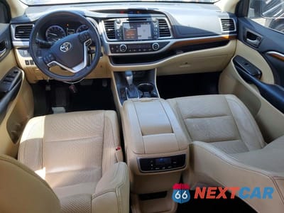 Zdjęcie 8 z 13 samochodu: 2017 TOYOTA HIGHLANDER LIMITED VIN:5TDYZRFHXHS225562 - miniatura