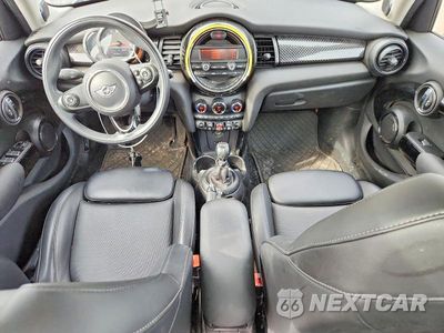 Zdjęcie 8 z 12 samochodu: 2016 MINI COOPER S VIN:WMWXU3C54G2B63812 - miniatura