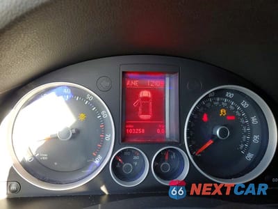 Zdjęcie 9 z 13 samochodu: 2009 VOLKSWAGEN GTI VIN:WVWED71K09W011416 - miniatura