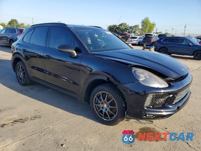 Czwarte zdjęcie samochodu z boku: 2020 PORSCHE CAYENNE VIN:WP1AA2AY7LDA08867 - miniatura