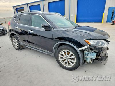Czwarte zdjęcie samochodu z boku: 2017 NISSAN ROGUE SV VIN:KNMAT2MT5HP534724 - miniatura