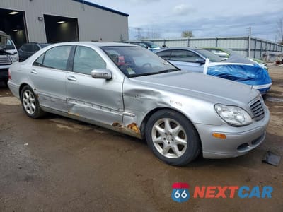 Czwarte zdjęcie samochodu z boku: 2003 MERCEDES-BENZ S 430 4MATIC VIN:WDBNG83J83A381971 - miniatura