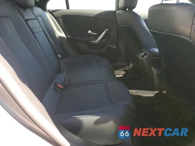 Zdjęcie 10 z 13 samochodu: 2025 MERCEDES-BENZ CLA 250 4MATIC VIN:W1K5J4HB2SN509681 - miniatura