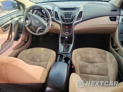 Zdjęcie 8 z 12 samochodu: 2015 HYUNDAI ELANTRA SE VIN:5NPDH4AE7FH622845 - miniatura