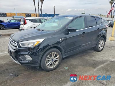 2017 FORD ESCAPE SE 1FMCU0GD4HUA94894 - główne zdjęcie licytacji z USA - miniatura