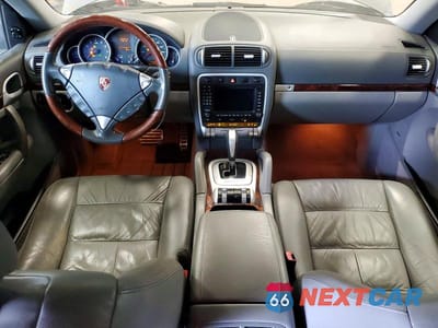 Zdjęcie 8 z 13 samochodu: 2004 PORSCHE CAYENNE VIN:WP1AB29P14LA71236 - miniatura