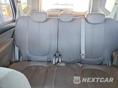 Zdjęcie 10 z 13 samochodu: 2009 KIA RONDO BASE VIN:KNAFG529097262066 - miniatura