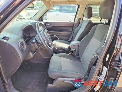 Zdjęcie 7 z 12 samochodu: 2013 JEEP PATRIOT LATITUDE VIN:1C4NJRFB4DD168545 - miniatura