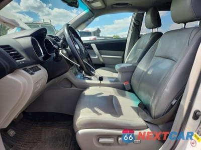 Zdjęcie 7 z 13 samochodu: 2013 TOYOTA HIGHLANDER SE VIN:5TDZK3EH1DS105165 - miniatura