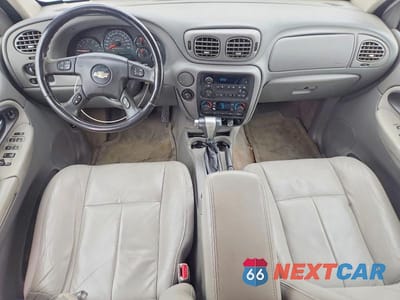 Zdjęcie 8 z 13 samochodu: 2008 CHEVROLET TRAILBLAZER LS VIN:1GNDS13S382134393 - miniatura