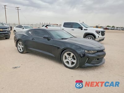 Czwarte zdjęcie samochodu z boku: 2017 CHEVROLET CAMARO LS VIN:1G1FA1RX9H0186560 - miniatura