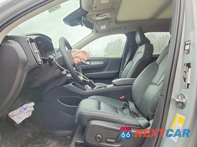 Zdjęcie 7 z 13 samochodu: 2026 VOLVO XC40 PLUS VIN:YV4L12UC9T2710921 - miniatura