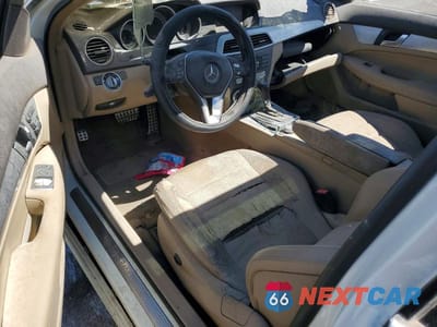 Zdjęcie 8 z 12 samochodu: 2012 MERCEDES-BENZ C 250 VIN:WDDGJ4HBXCF788687 - miniatura