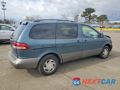 Trzecie zdjęcie samochodu z tyłu: 2001 TOYOTA SIENNA XLE VIN:4T3ZF13C01U351733 - miniatura