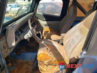 Zdjęcie 7 z 14 samochodu: 1988 JEEP WRANGLER VIN:2BCHV81J9JB514389 - miniatura