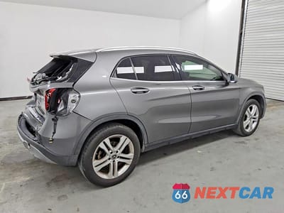 Trzecie zdjęcie samochodu z tyłu: 2020 MERCEDES-BENZ GLA 250 VIN:WDCTG4EB4LJ650193 - miniatura
