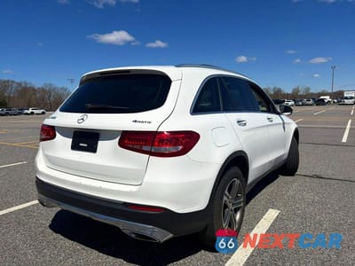 Czwarte zdjęcie samochodu z boku: 2017 MERCEDES-BENZ GLC 300 4MATIC VIN:WDC0G4KB4HF136989 - miniatura