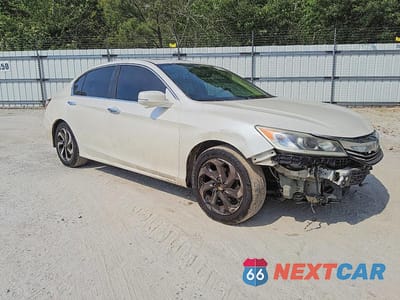 Czwarte zdjęcie samochodu z boku: 2017 HONDA ACCORD EX VIN:1HGCR2F73HA064432 - miniatura