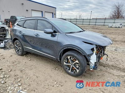 Czwarte zdjęcie samochodu z boku: 2023 KIA SPORTAGE HYBRID EX VIN:KNDPVCAG1P7025469 - miniatura