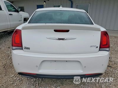 Zdjęcie 6 z 12 samochodu: 2016 CHRYSLER 300 300S VIN:2C3CCABT7GH224345 - miniatura
