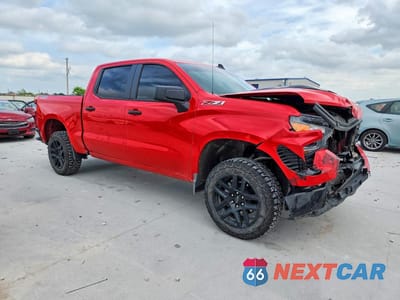 Czwarte zdjęcie samochodu z boku: 2025 CHEVROLET SILVERADO K1500 TRAIL BOSS CUSTOM VIN:3GCPKCEK3SG330914 - miniatura