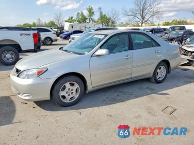 2002 TOYOTA CAMRY 4T1BE32K22U035818 - główne zdjęcie licytacji z USA - miniatura