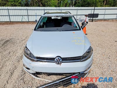 Piąte zdjęcie samochodu w środku: 2018 VOLKSWAGEN GOLF SPORTWAGEN S VIN:3VWD17AU6JM766769 - miniatura