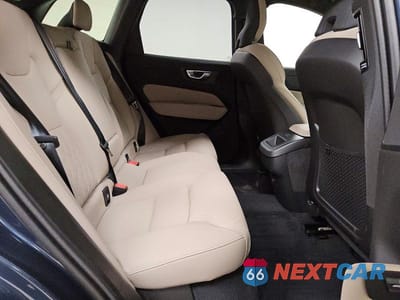 Zdjęcie 11 z 14 samochodu: 2026 VOLVO XC60 PLUS VIN:YV4M12RC4T1458059 - miniatura