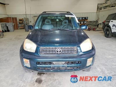 Piąte zdjęcie samochodu w środku: 2002 TOYOTA RAV4 BASE VIN:JTEHH20V026030422 - miniatura