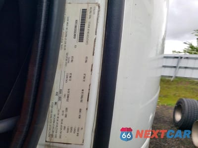 Zdjęcie 10 z 10 samochodu: 2015 VOLVO VNL SEMI TRUCK VIN:4V4NC9EH5FN911604 - miniatura