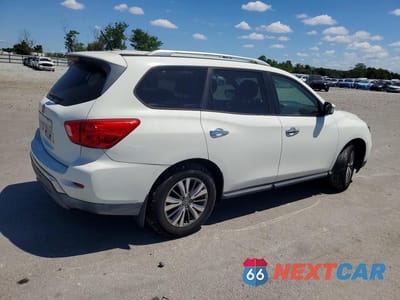 Trzecie zdjęcie samochodu z tyłu: 2018 NISSAN PATHFINDER S VIN:5N1DR2MN1JC622238 - miniatura