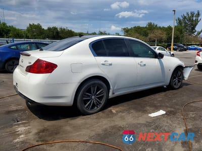 Trzecie zdjęcie samochodu z tyłu: 2015 INFINITI Q40 BASE VIN:JN1CV6AR0FM522811 - miniatura