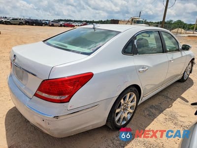 Trzecie zdjęcie samochodu z tyłu: 2012 HYUNDAI EQUUS SIGNATURE VIN:KMHGH4JH7CU054004 - miniatura
