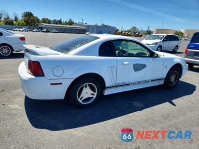 Trzecie zdjęcie samochodu z tyłu: 2000 FORD MUSTANG VIN:1FAFP4049YF204813 - miniatura