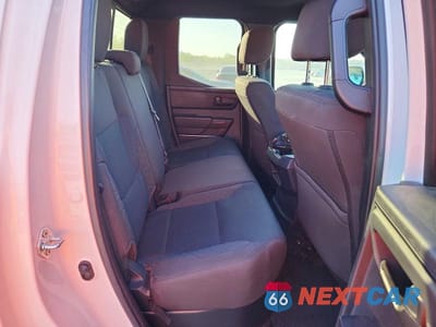 Zdjęcie 10 z 12 samochodu: 2025 TOYOTA TUNDRA SR VIN:5TFKB5AA9SX050364 - miniatura