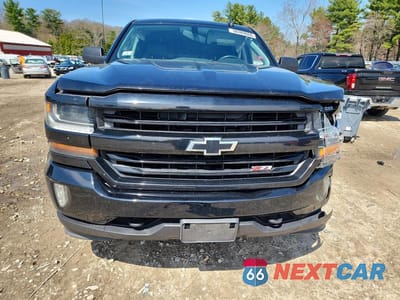 Piąte zdjęcie samochodu w środku: 2018 CHEVROLET SILVERADO K1500 LT VIN:1GCVKREC1JZ146301 - miniatura