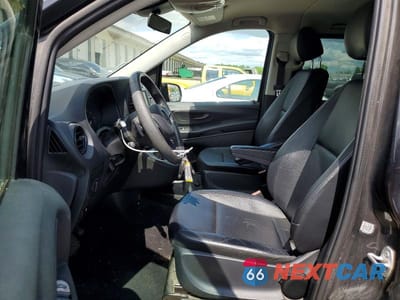 Zdjęcie 7 z 13 samochodu: 2018 MERCEDES-BENZ METRIS VIN:WD4PG2EE2J3363478 - miniatura
