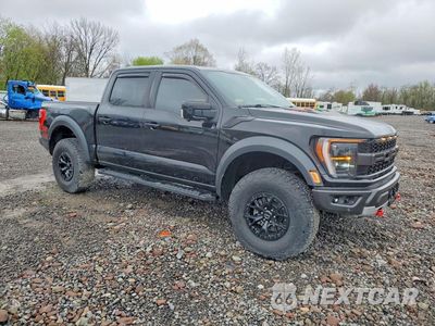 Czwarte zdjęcie samochodu z boku: 2023 FORD F150 RAPTOR VIN:1FTFW1RG0PFB42466 - miniatura
