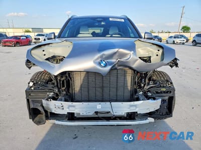 Piąte zdjęcie samochodu w środku: 2025 BMW X5 XDRIVE40I VIN:5UX23EU01S9Y95373 - miniatura