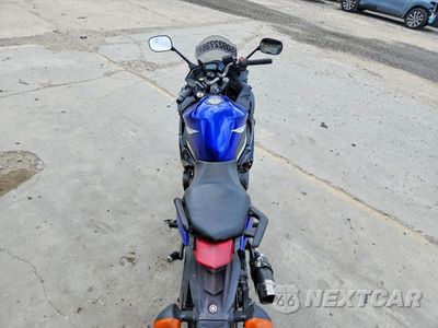 Zdjęcie 6 z 8 samochodu: 2013 YAMAHA FZ6R VIN:JYARJ18E6DA011106 - miniatura