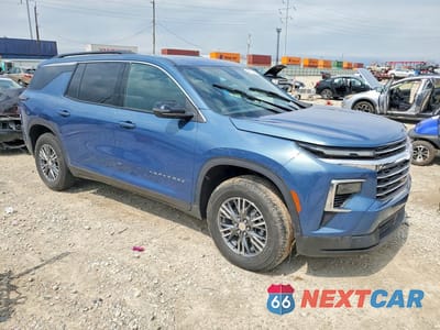 Czwarte zdjęcie samochodu z boku: 2025 CHEVROLET TRAVERSE LT VIN:1GNERGRS4SJ274380 - miniatura