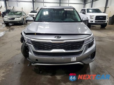 Piąte zdjęcie samochodu w środku: 2021 KIA SELTOS EX VIN:KNDERCAA6M7119303 - miniatura