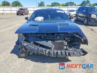 Piąte zdjęcie samochodu w środku: 2015 DODGE CHALLENGER SXT VIN:2C3CDZAG6FH718677 - miniatura