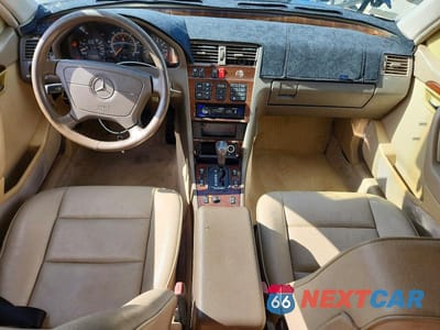 Zdjęcie 8 z 12 samochodu: 1995 MERCEDES-BENZ C 220 VIN:WDBHA22E1SF229693 - miniatura