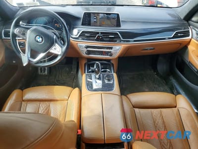 Zdjęcie 8 z 12 samochodu: 2016 BMW 750 XI VIN:WBA7F2C56GG415516 - miniatura
